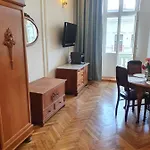 Prestige Piotrkowska 82 - Wyjatkowy Widok Na Deptak 3*