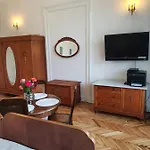 Apartment Prestige Piotrkowska 82 - Wyjatkowy Widok Na Deptak Lodz