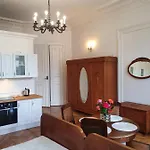 Apartment Prestige Piotrkowska 82 - Wyjatkowy Widok Na Deptak Lodz