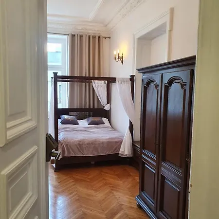 Prestige Piotrkowska 82 - Wyjatkowy Widok Na Deptak Апартаменты