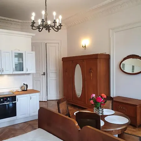 Apartment Prestige Piotrkowska 82 - Wyjatkowy Widok Na Deptak Lodz