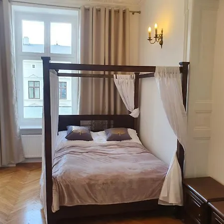 Апартаменты Prestige Piotrkowska 82 - Wyjatkowy Widok Na Deptak 3*