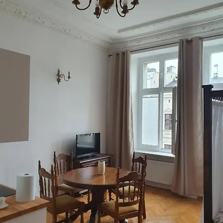 Prestige Piotrkowska 82 - Wyjatkowy Widok Na Deptak Апартаменты 3*