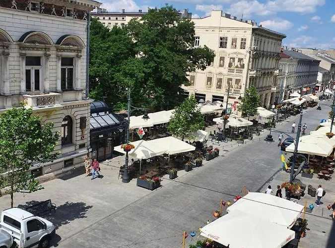 Appartement Prestige Piotrkowska 82 - Wyjatkowy Widok Na Deptak 3*