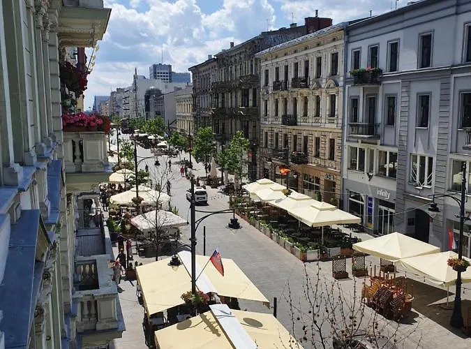 Appartement Prestige Piotrkowska 82 - Wyjatkowy Widok Na Deptak 3*