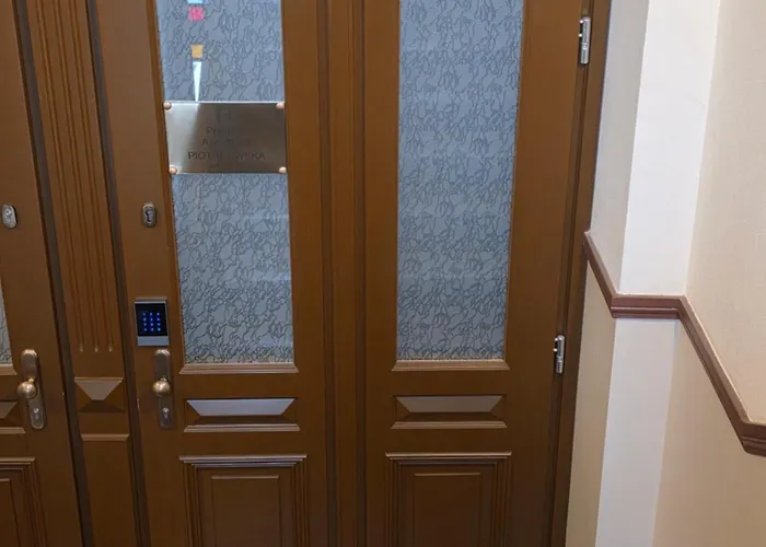 Prestige Piotrkowska 82 - Wyjatkowy Widok Na Deptak 3* Łódź